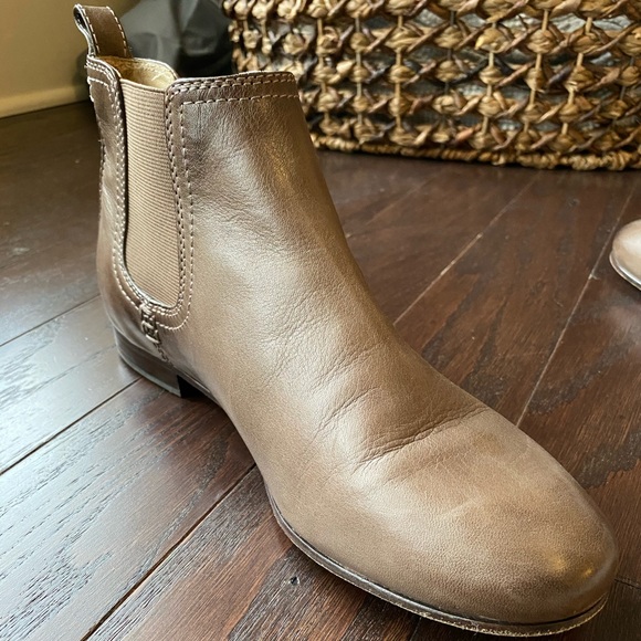 Women’s Frye ankle boots - Picture 3 of 4